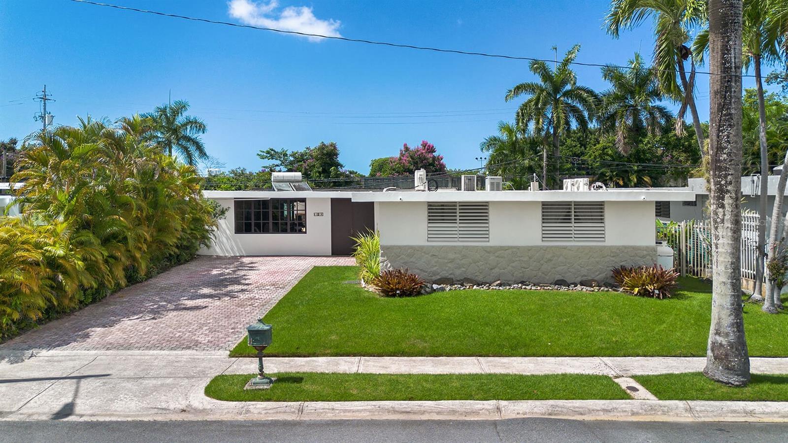 URBANIZACION TORRIMAR - Residential