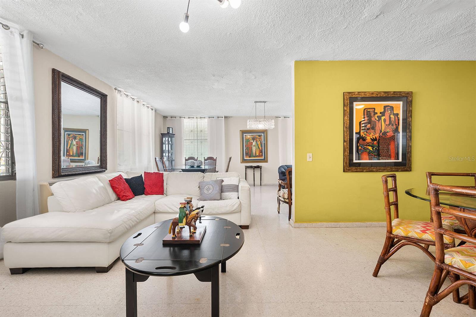 URBANIZACION TORRIMAR - Residential