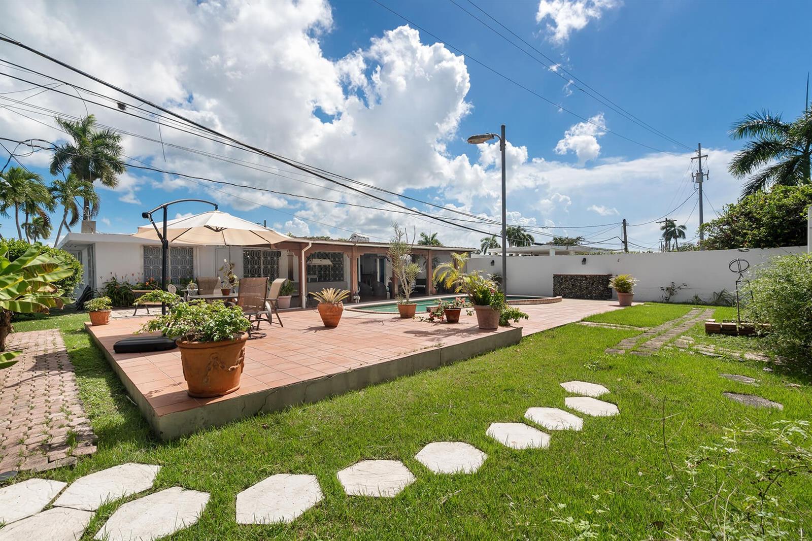 URBANIZACION TORRIMAR - Residential
