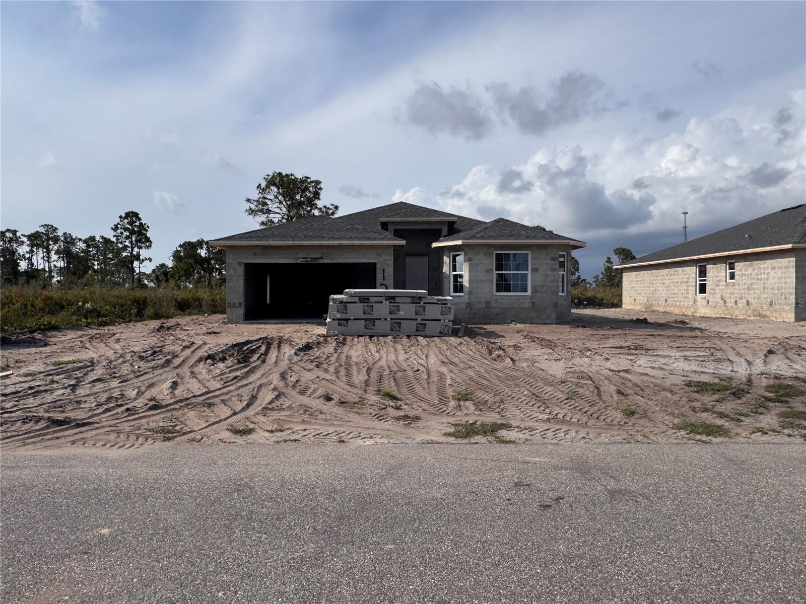 Listing image 1