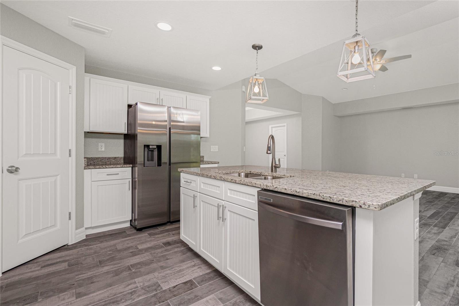 ROTONDA SANDS - Residential