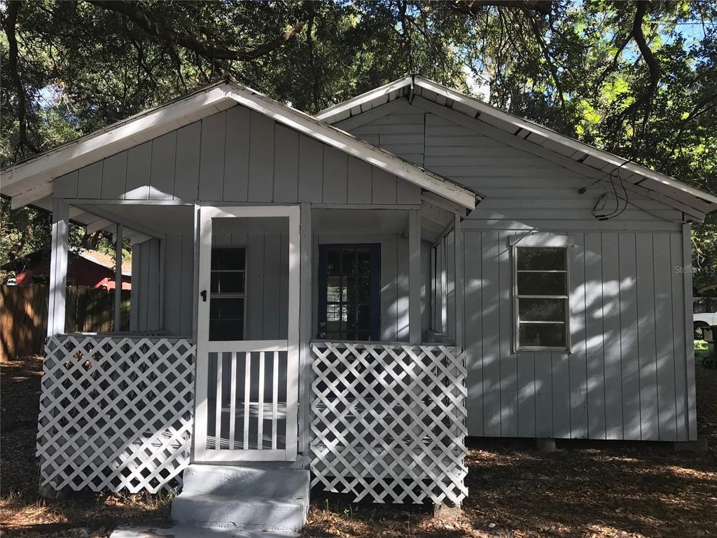 Photo of 611 N Lakewood Avenue, Ocoee, FL 34761 (MLS # O6399165)