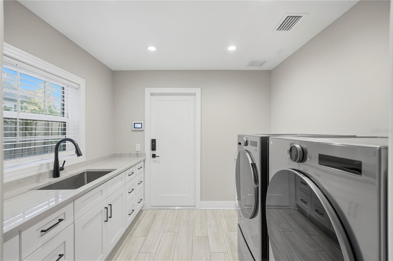 SNELL ISLE BRIGHTWATERS SEC 2 - Residential