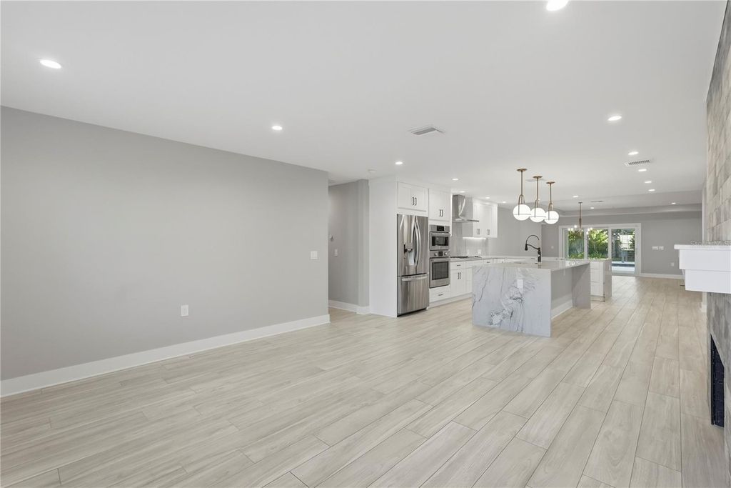 Photo of 845 Snell Isle Boulevard NE, St Petersburg, FL 33704 (MLS # TB8479900)