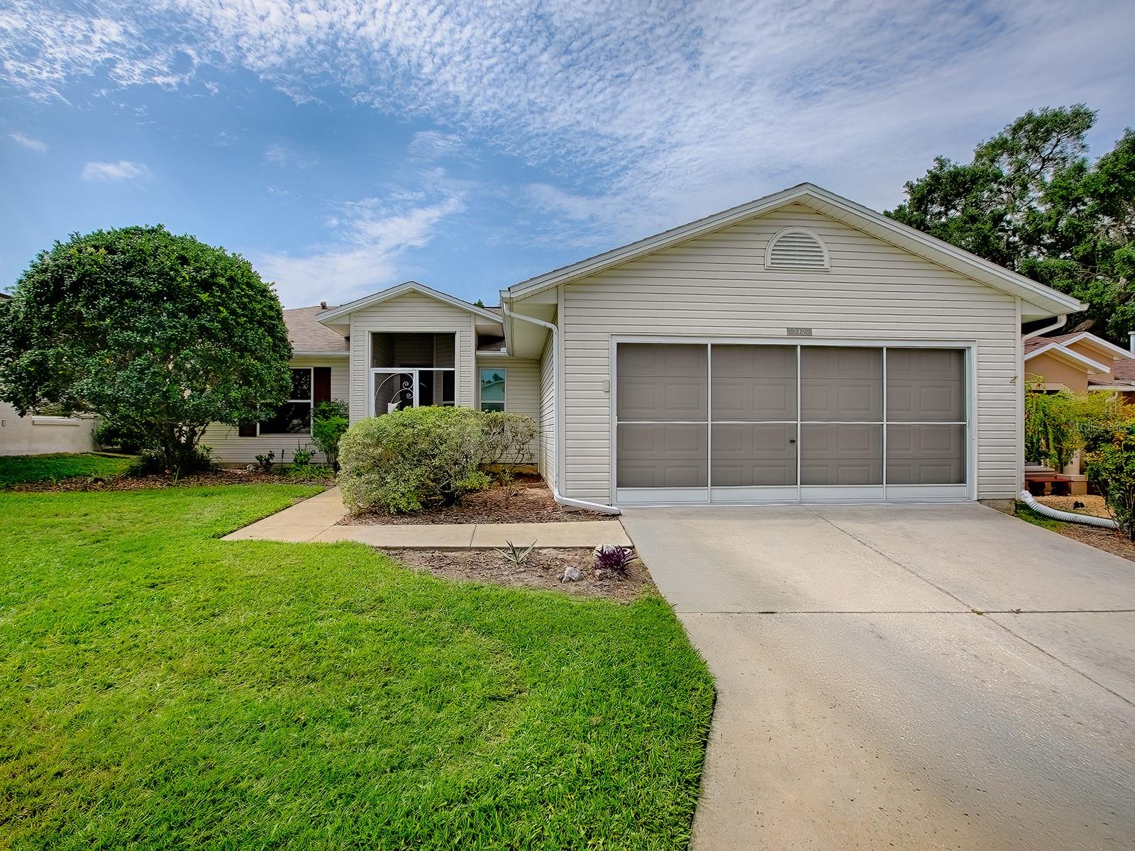 712 OLD OAKS LANE