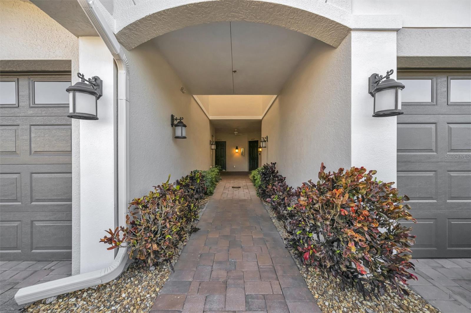 4083 OVERTURE CIRCLE