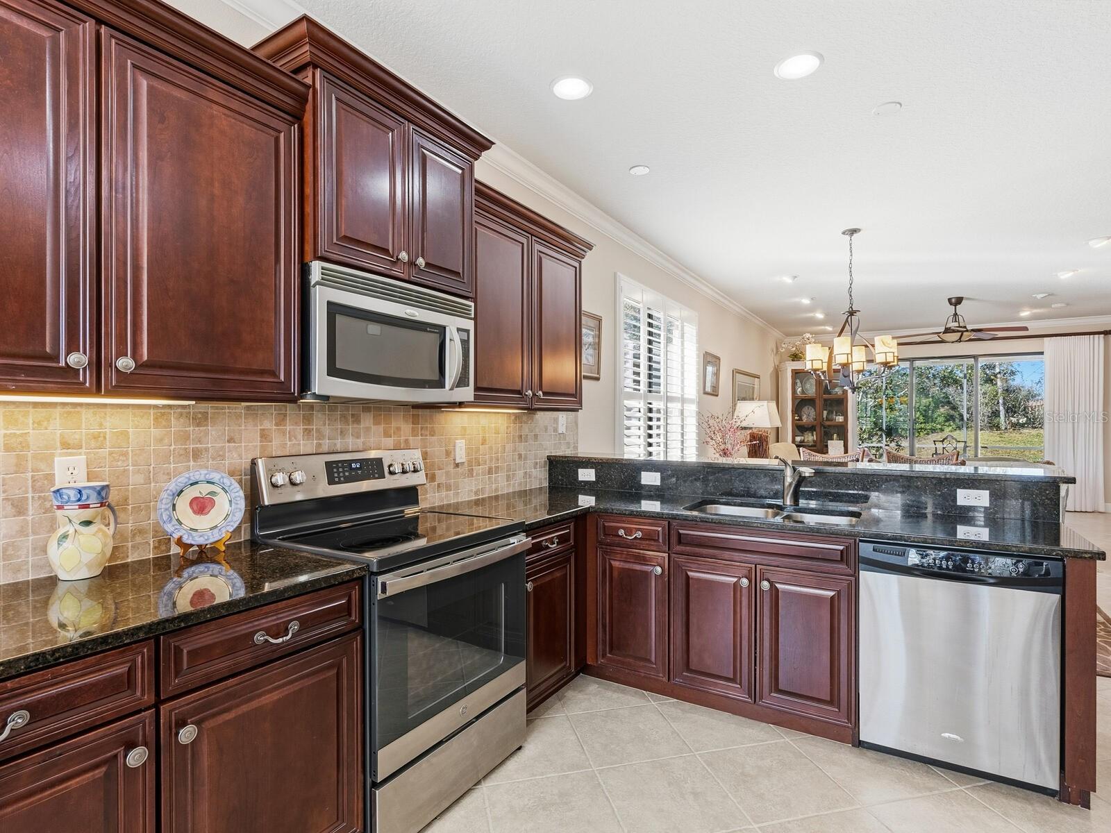 VENETIAN FALLS PH 2 - Residential