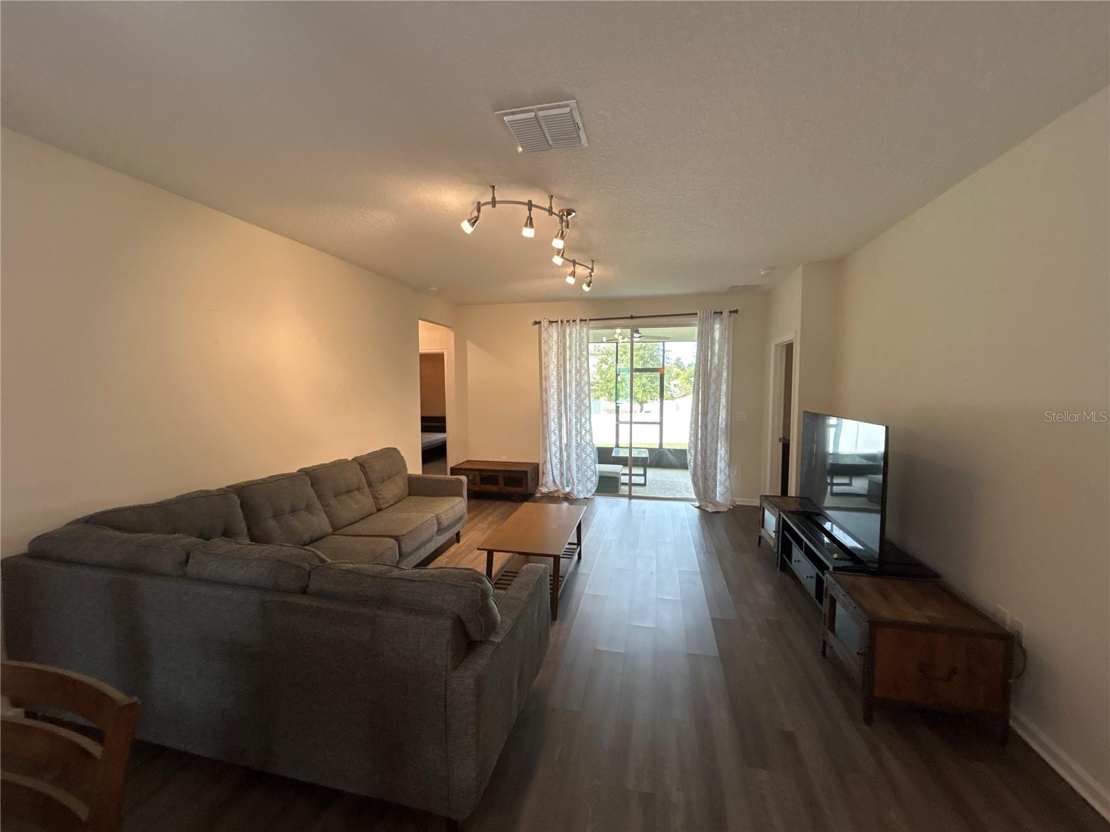 STONEYBROOK HILLS - Residential Lease