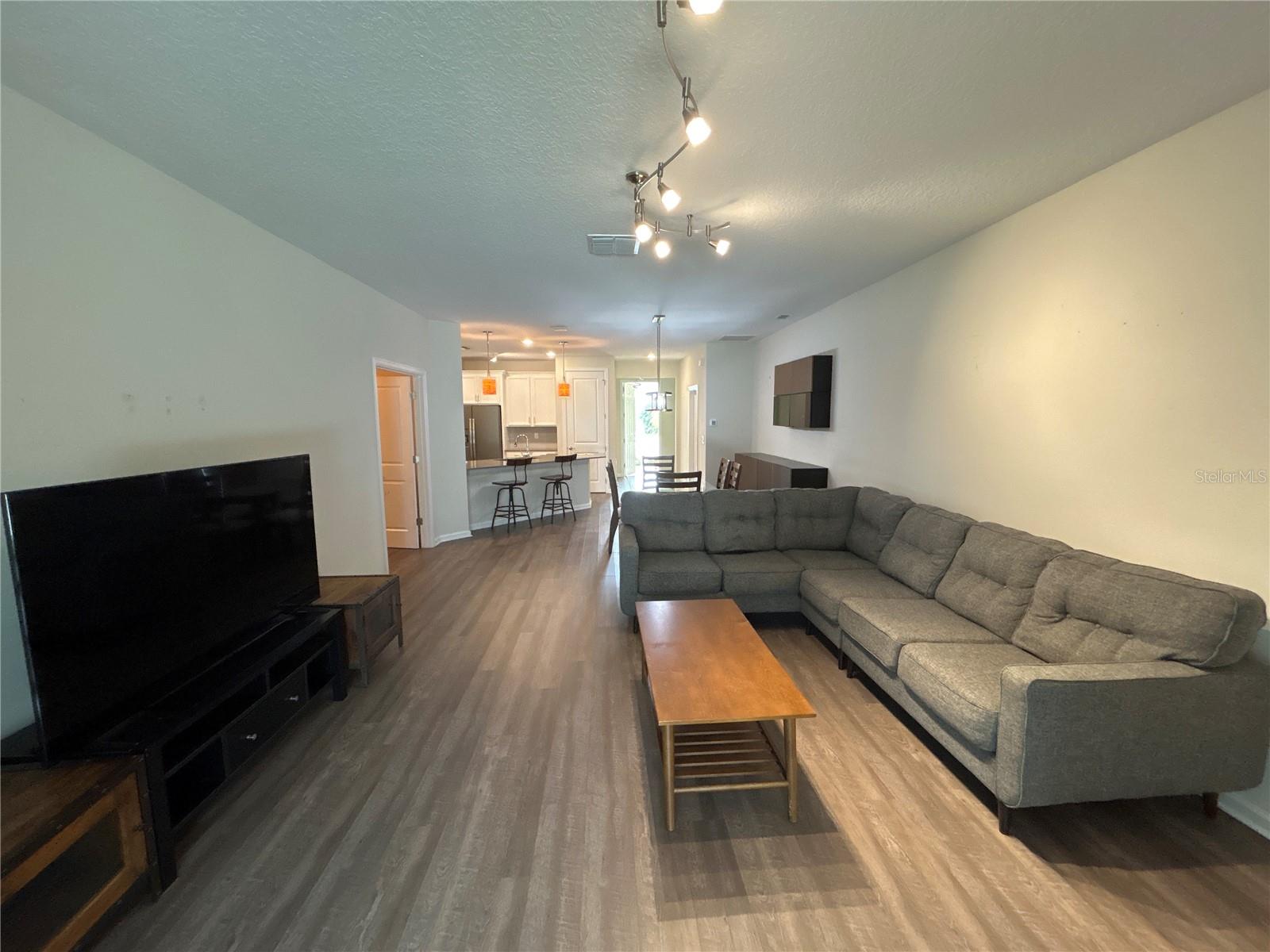 STONEYBROOK HILLS - Residential Lease