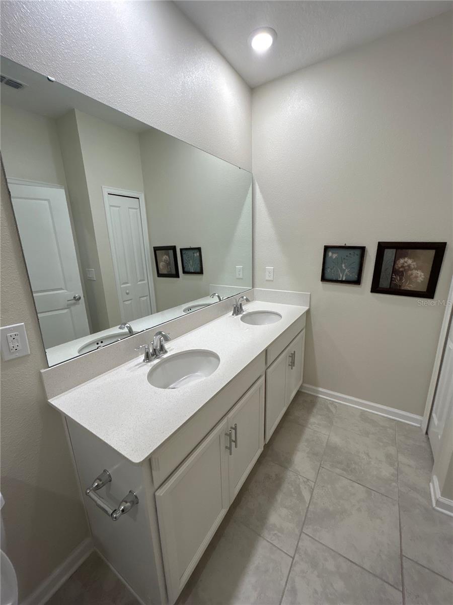 STONEYBROOK HILLS - Residential Lease