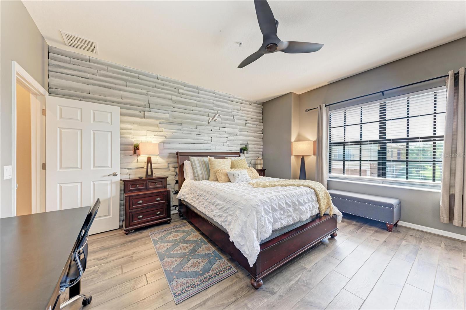 PALMA SOLA TRACE - Residential