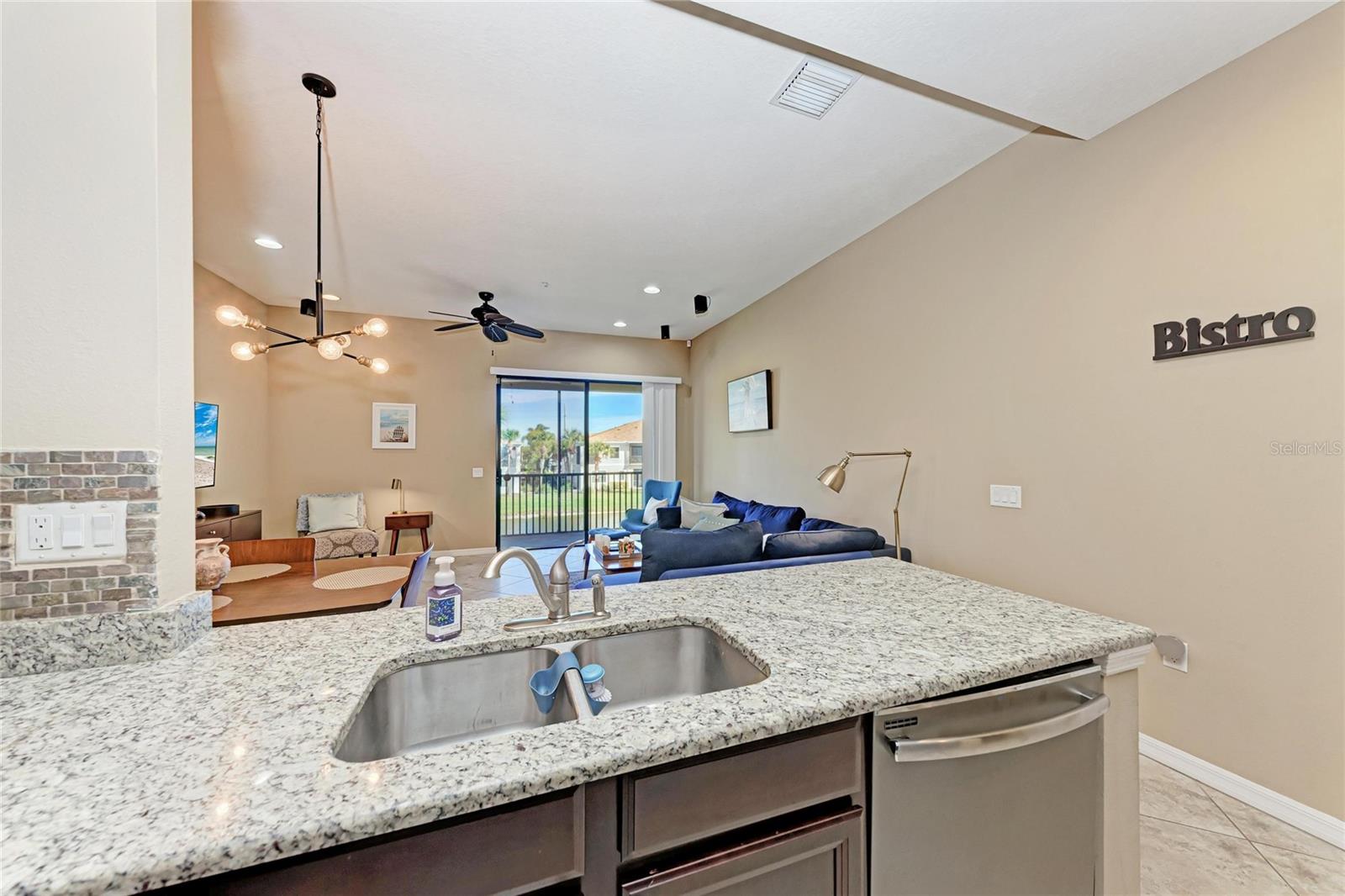 PALMA SOLA TRACE - Residential