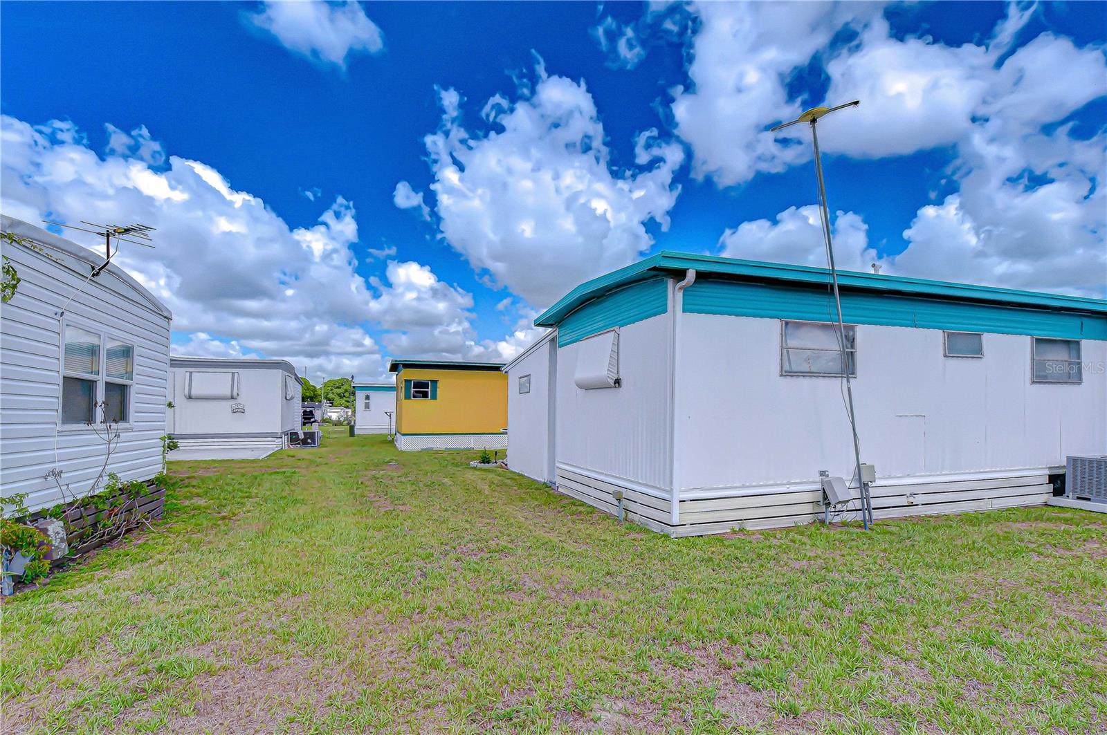 SLEEPY HOLLOW MOBILE ESTATES - Residential