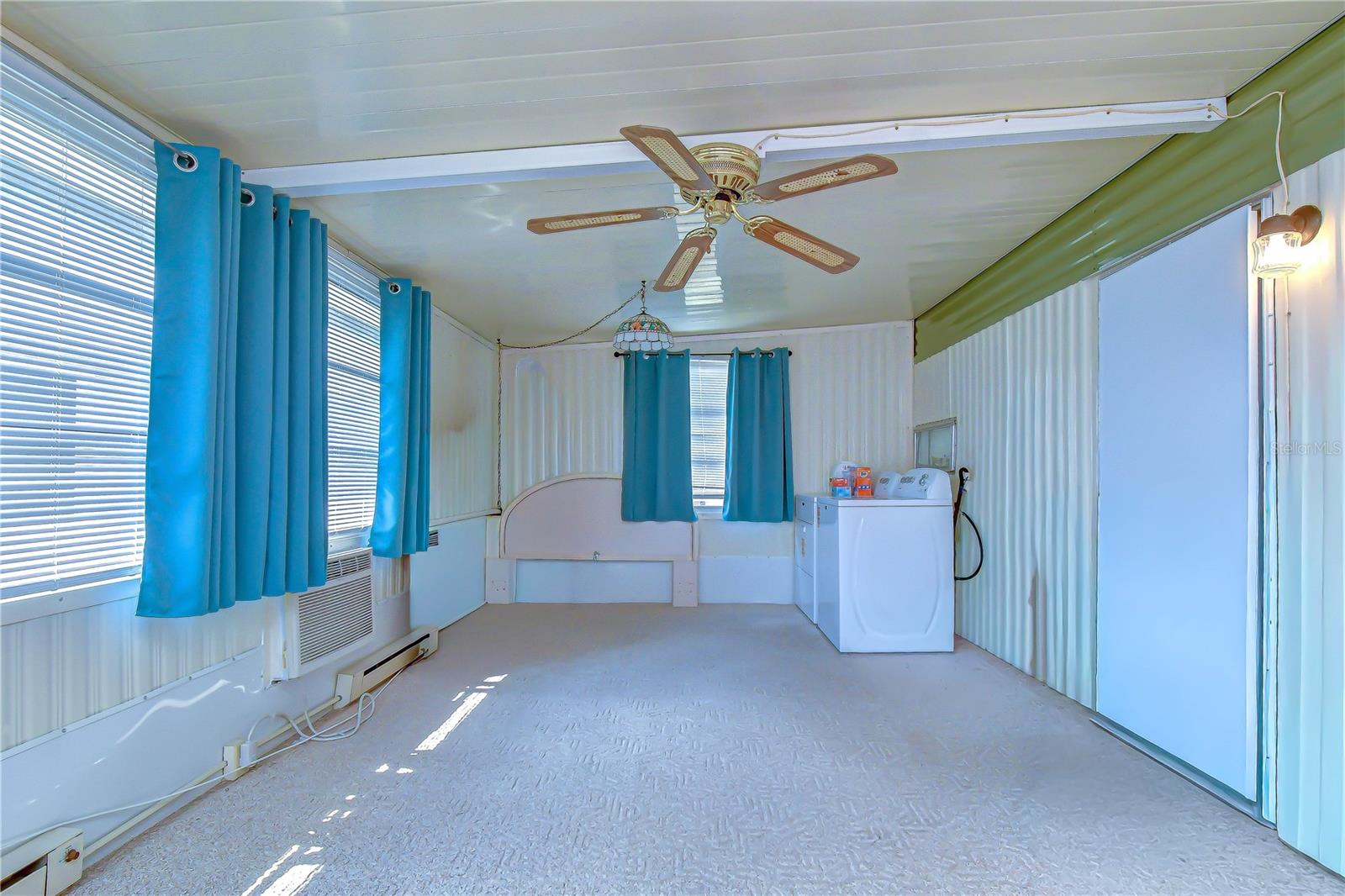 SLEEPY HOLLOW MOBILE ESTATES - Residential