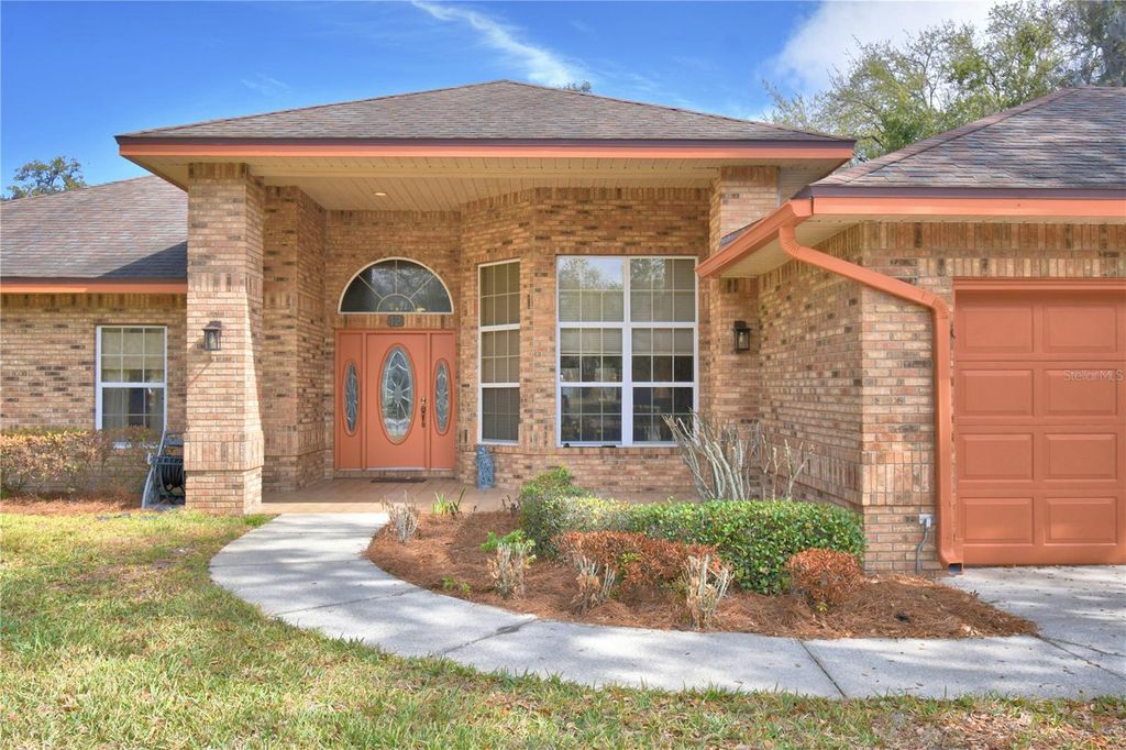 Photo of 12 Bridgewater Drive, Winter Haven, FL 33884 (MLS # S5144703)