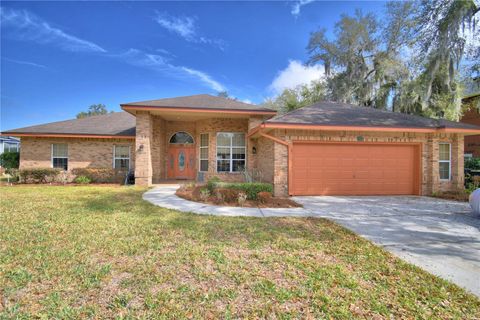 Photo of 12 Bridgewater Drive, Winter Haven, FL 33884 (MLS # S5144703)