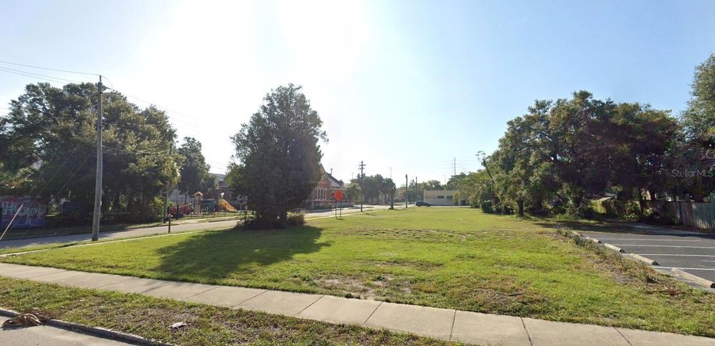 Photo of 2010 N Lamar Ave, Tampa, FL 33602 (MLS # O6195355)