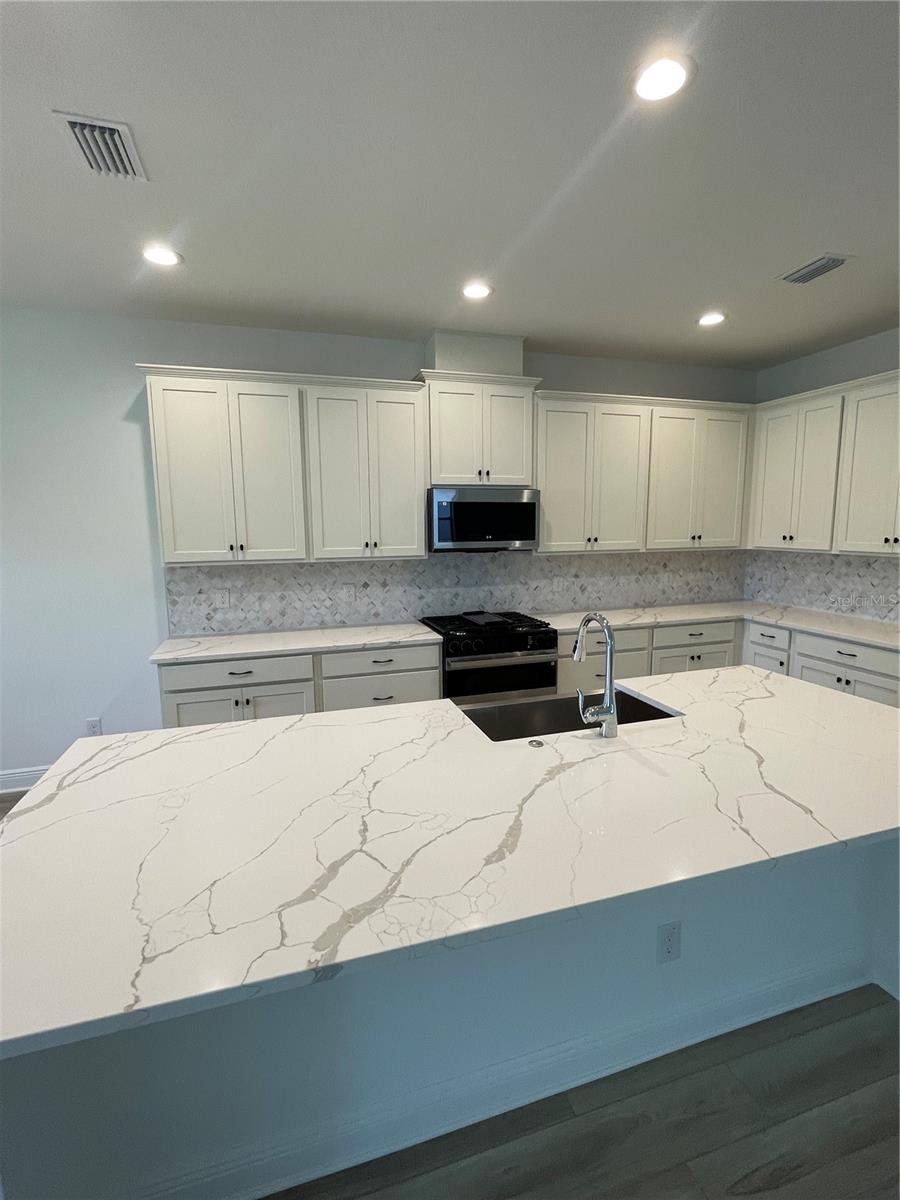 PARK VIEW AT THE HILLS PH 3 - Residential