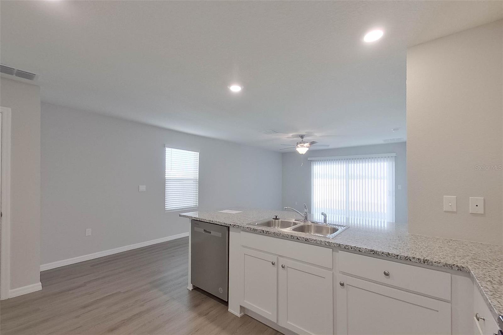 OCALA CROSSINGS - Residential Lease