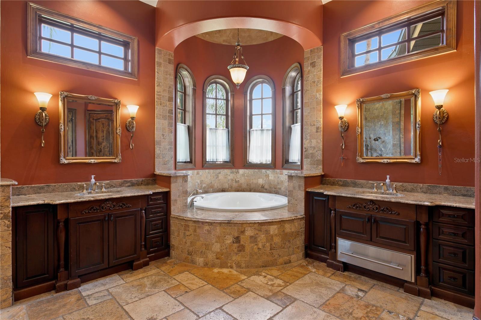 LADERA - Residential