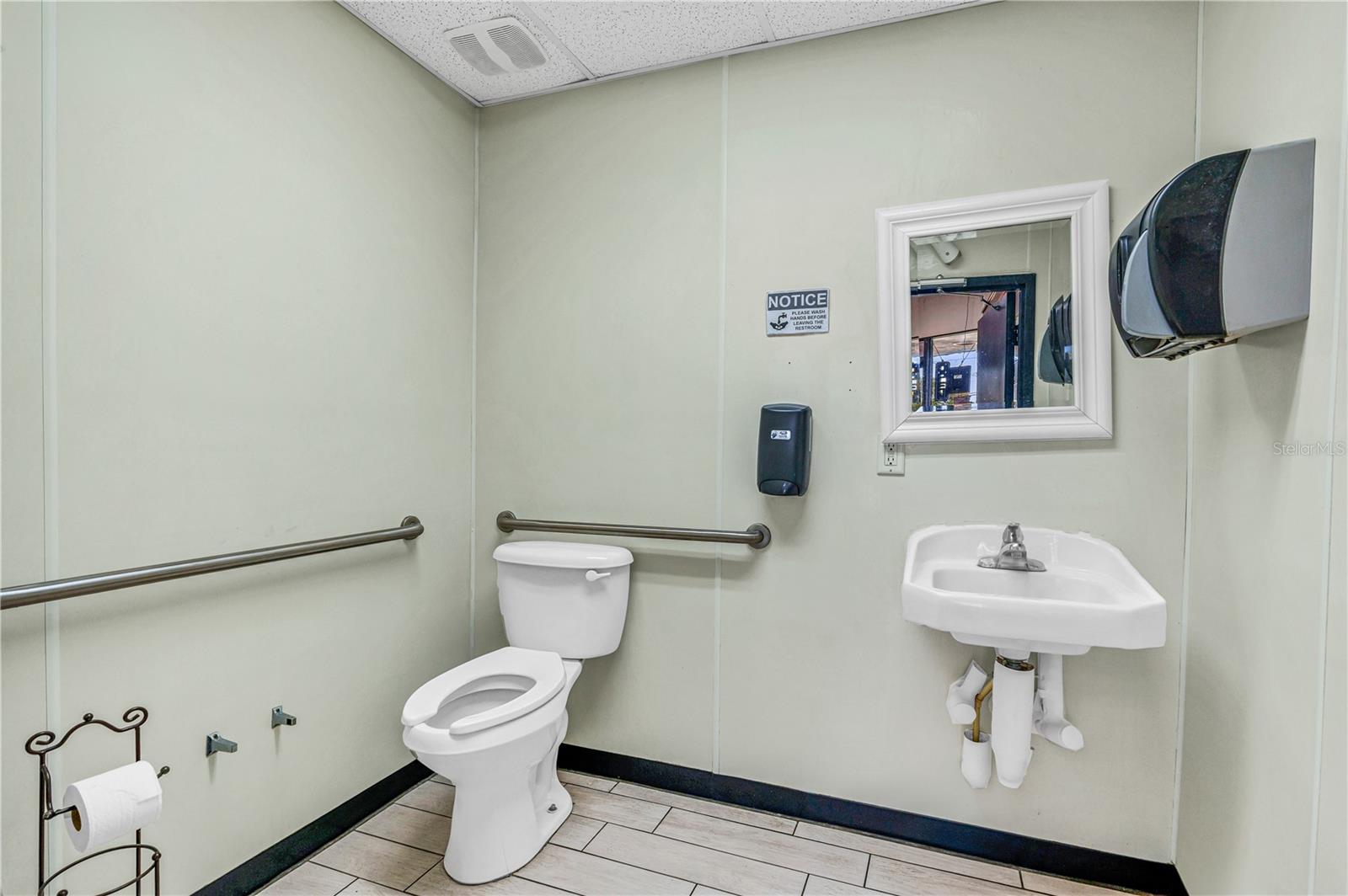 TURGOT TERRACE MENDALL HOMESTEAD - Commercial Sale