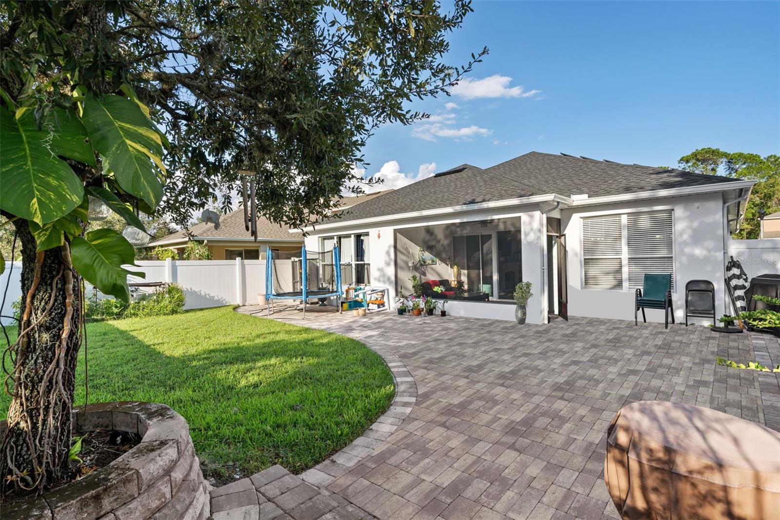 LAKES/WINDERMERE-PEACHTREE - Residential