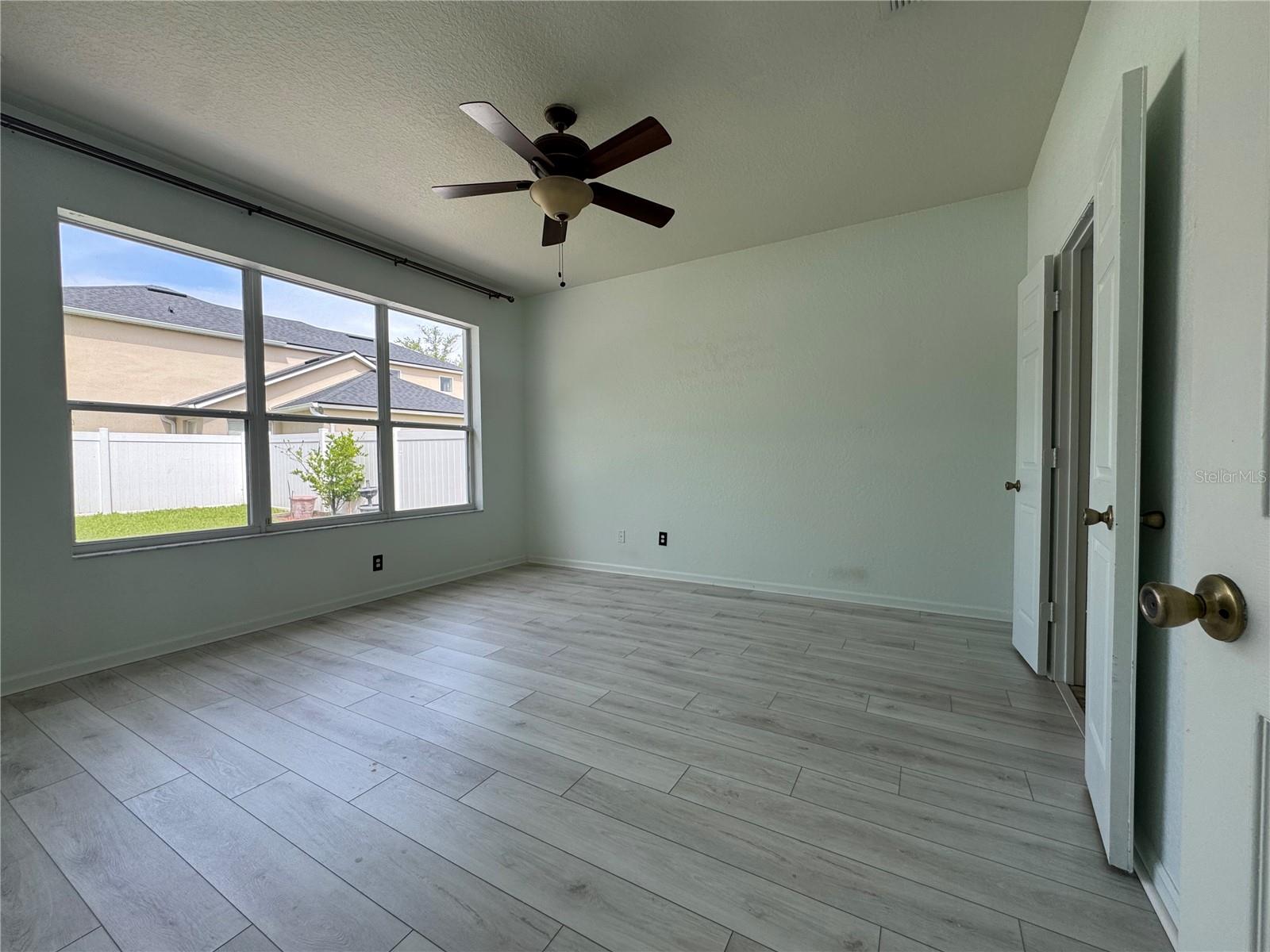 LAKES/WINDERMERE-PEACHTREE - Residential