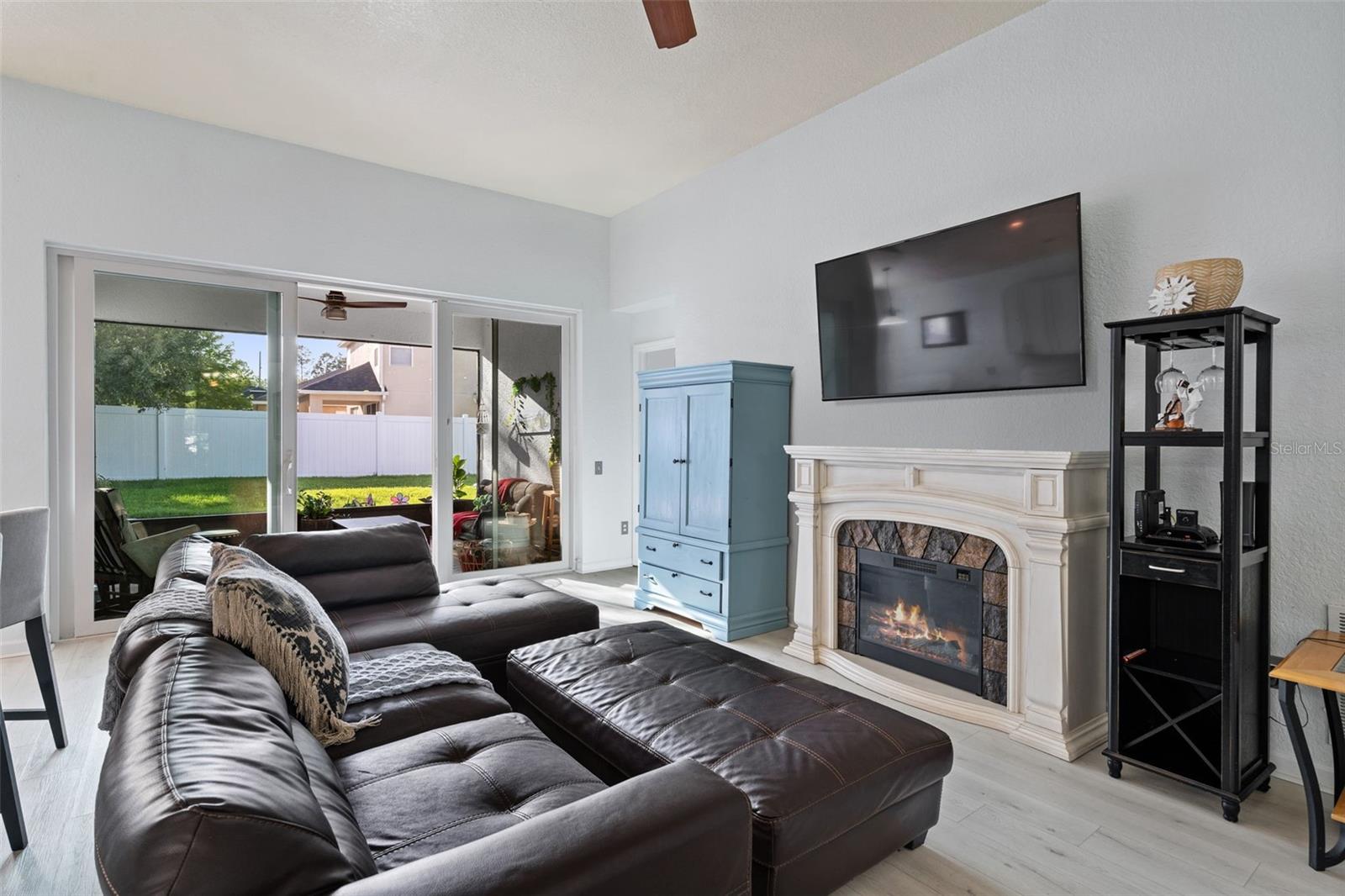 LAKES/WINDERMERE-PEACHTREE - Residential