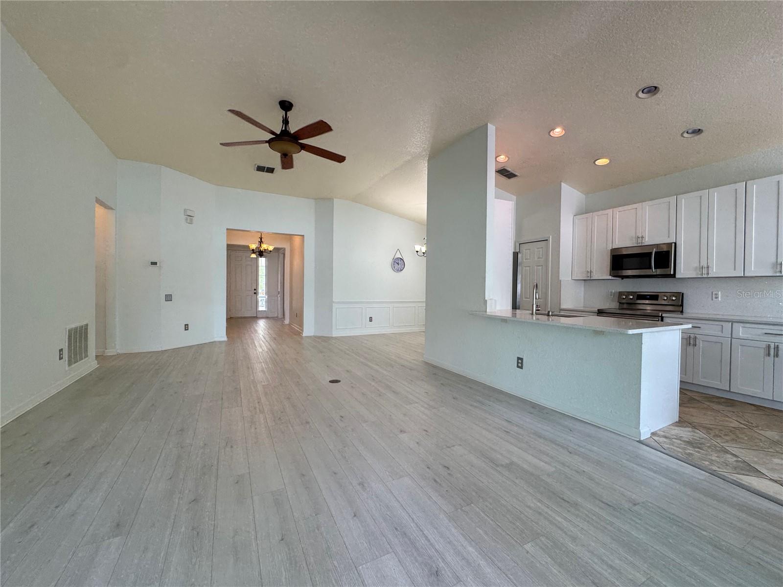 LAKES/WINDERMERE-PEACHTREE - Residential