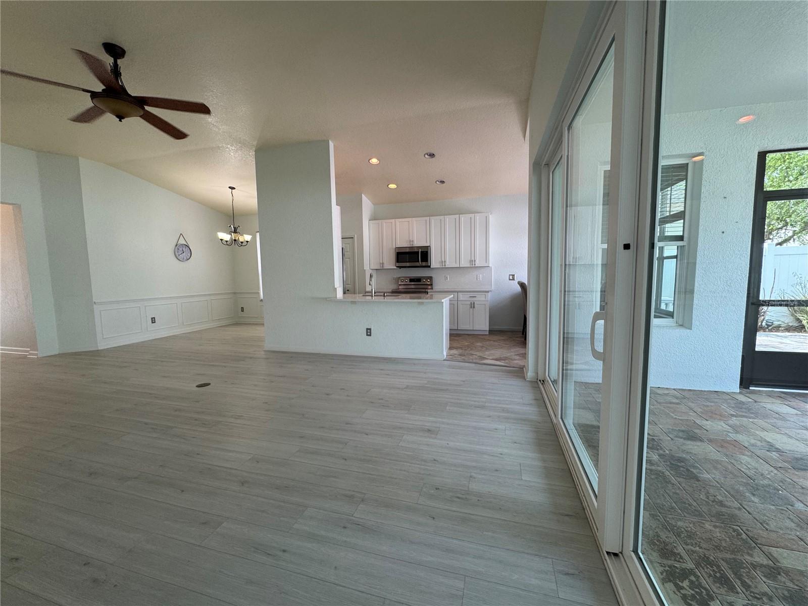 LAKES/WINDERMERE-PEACHTREE - Residential