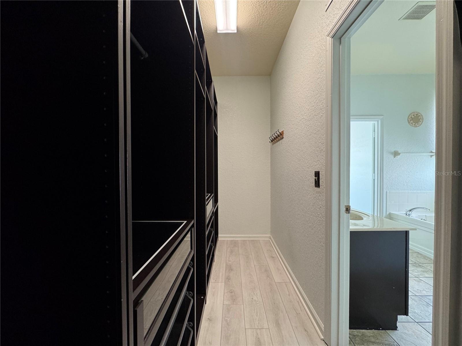 LAKES/WINDERMERE-PEACHTREE - Residential