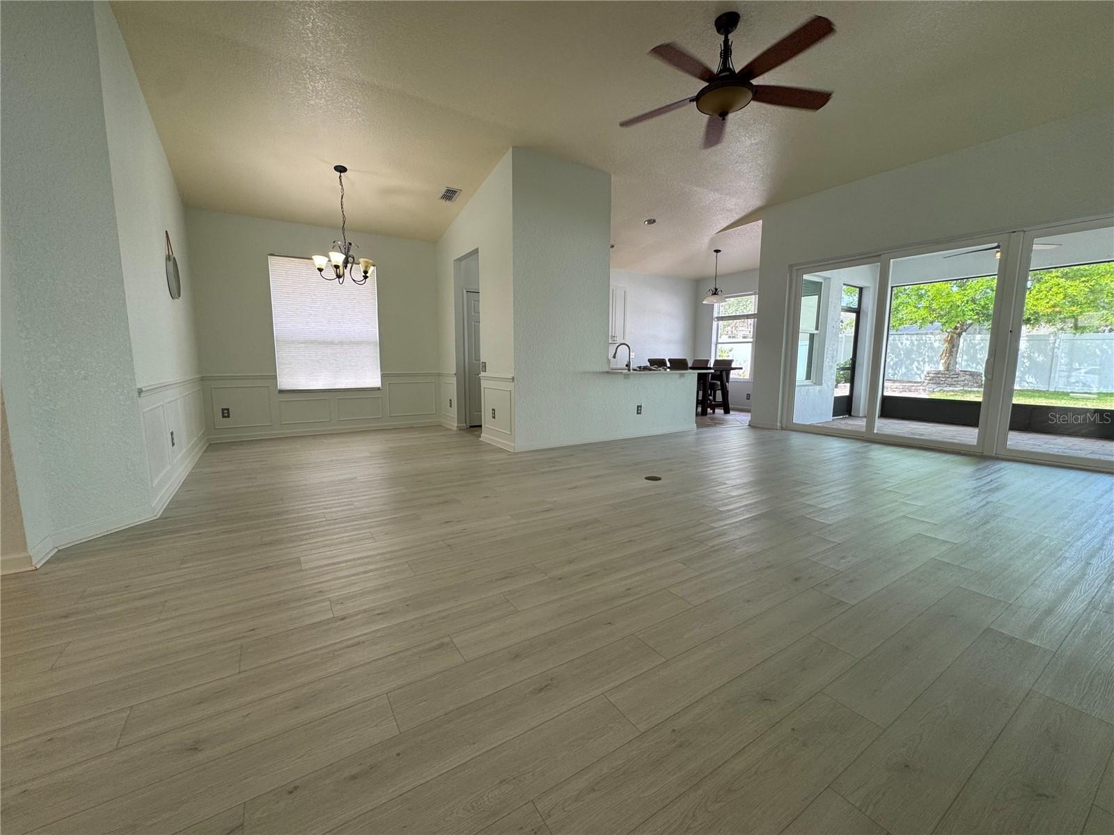 LAKES/WINDERMERE-PEACHTREE - Residential