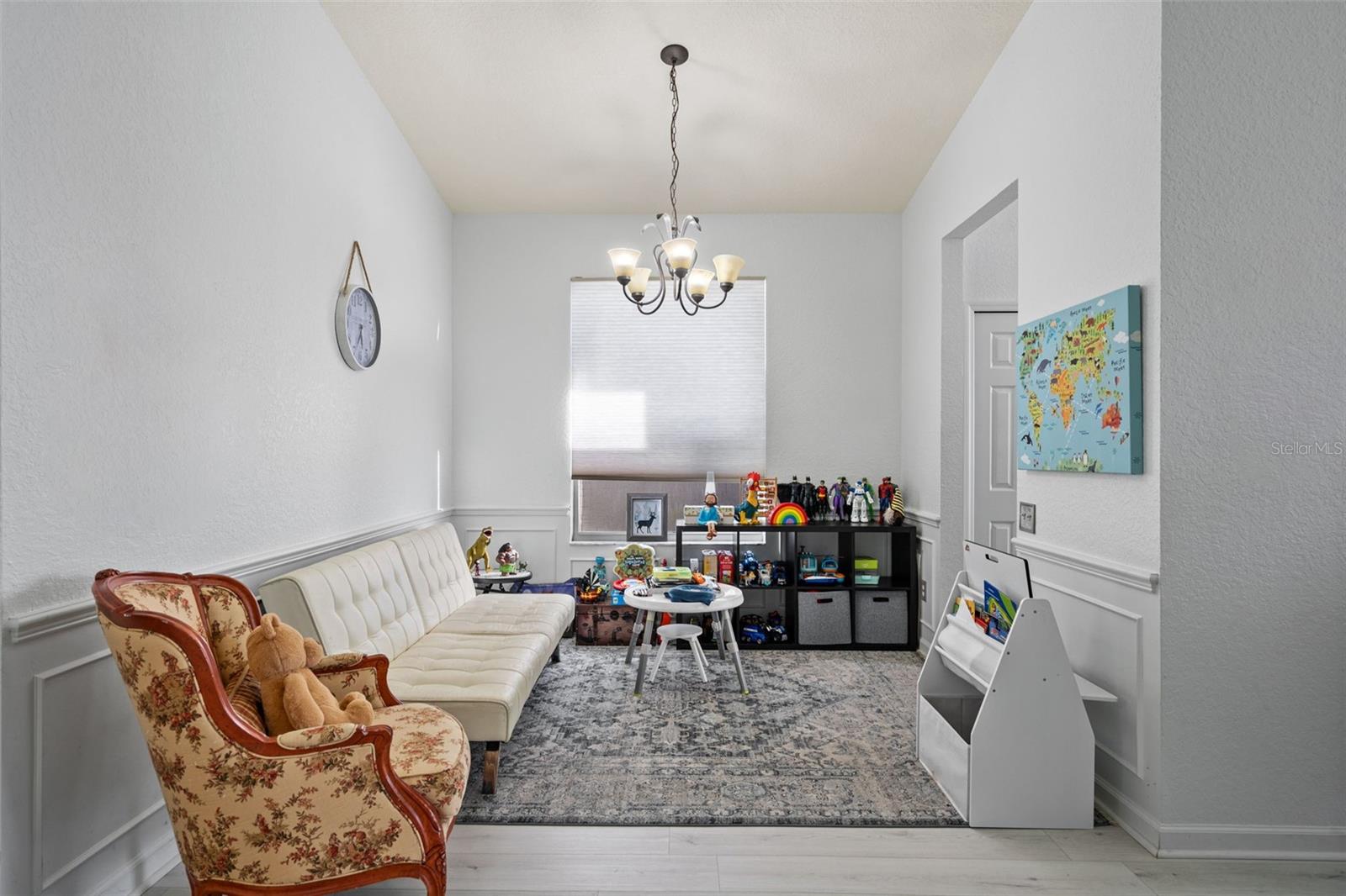 LAKES/WINDERMERE-PEACHTREE - Residential