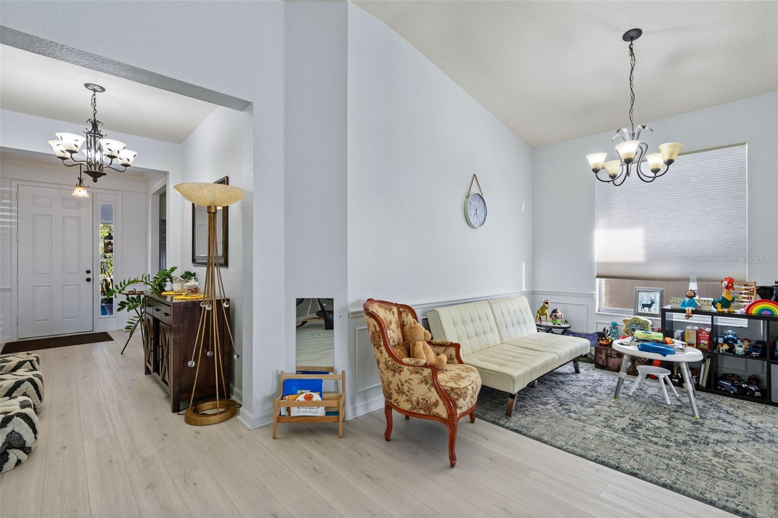 LAKES/WINDERMERE-PEACHTREE - Residential