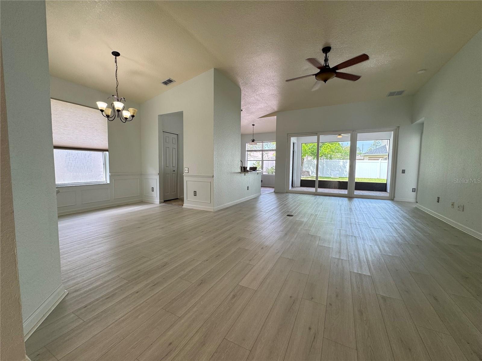 LAKES/WINDERMERE-PEACHTREE - Residential