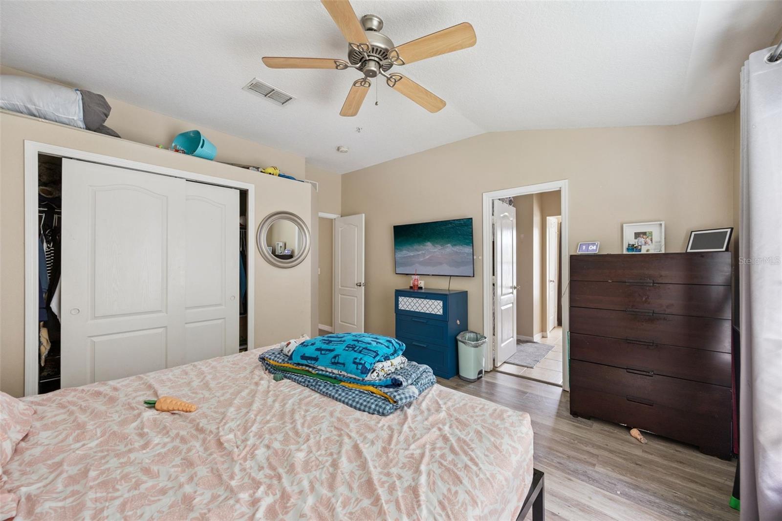 TUCKER OAKS - Residential