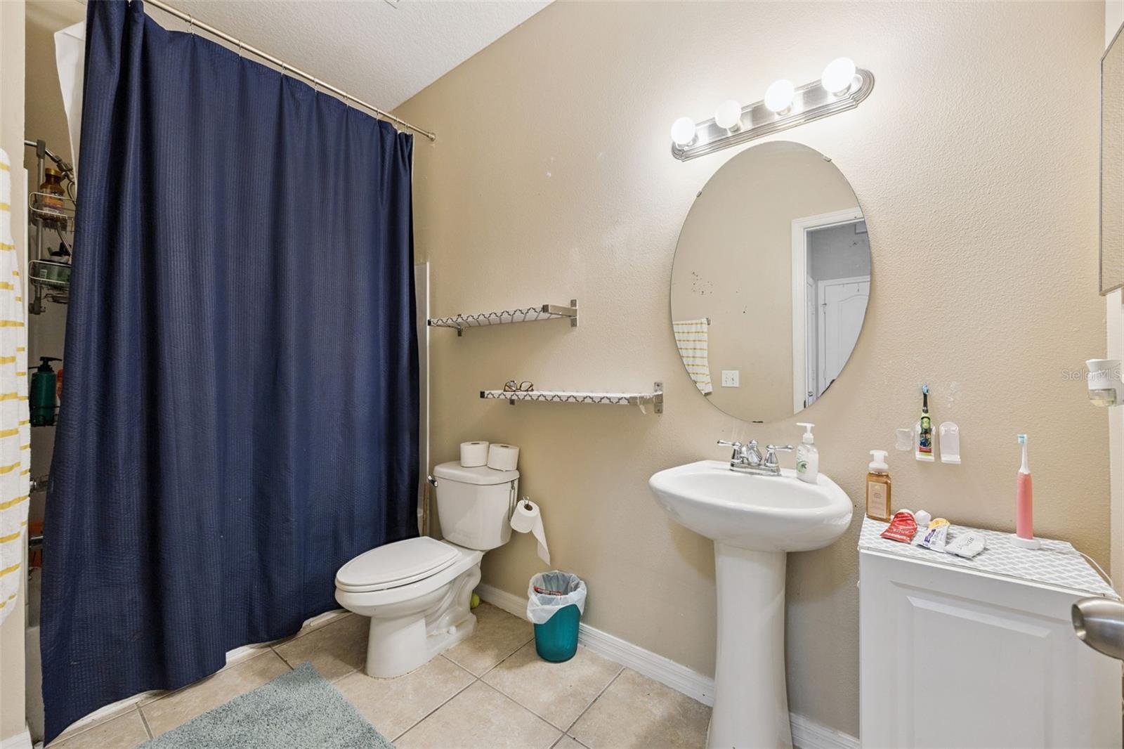 TUCKER OAKS - Residential