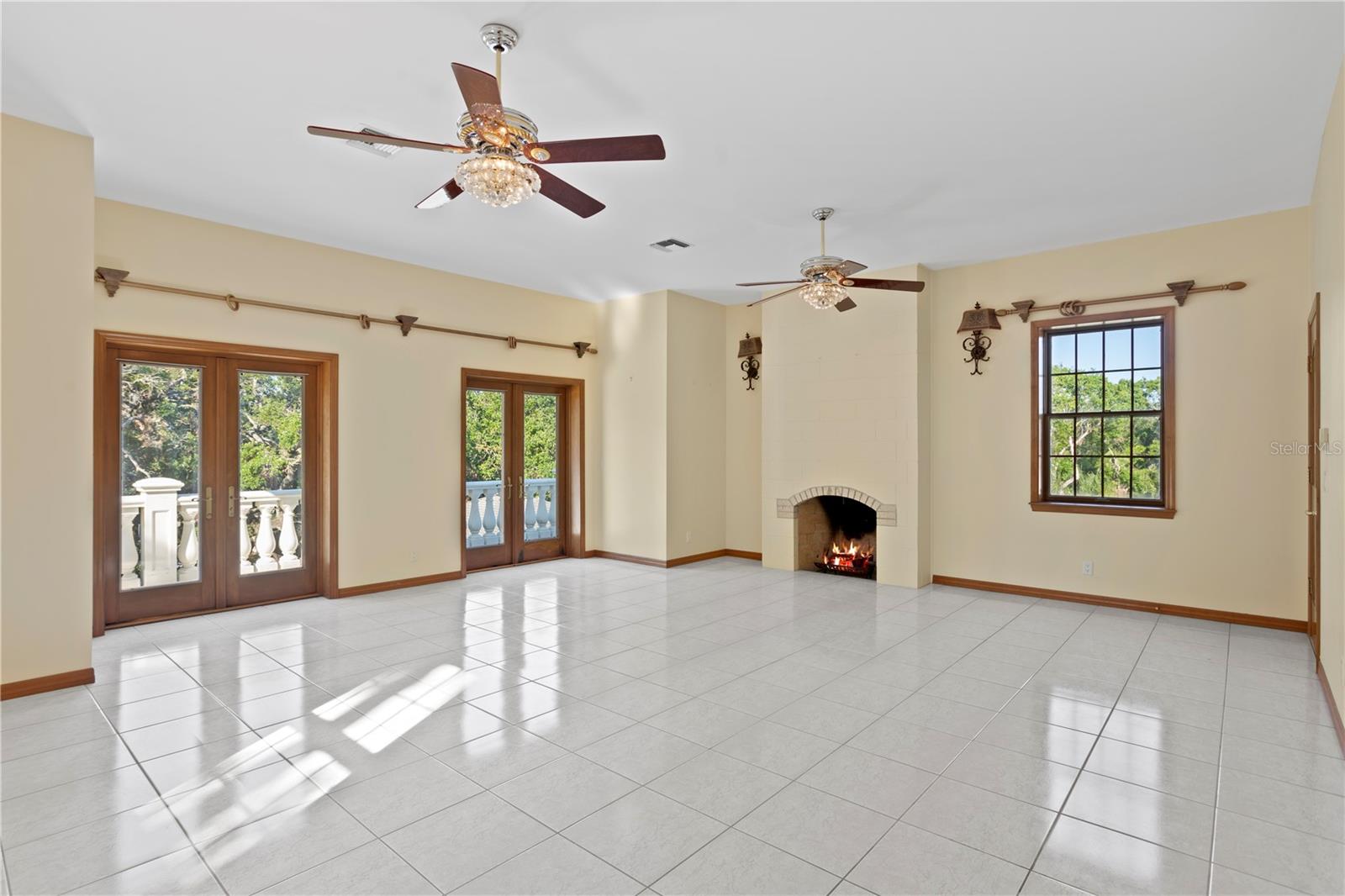 GATEHOUSE WOODS - Residential