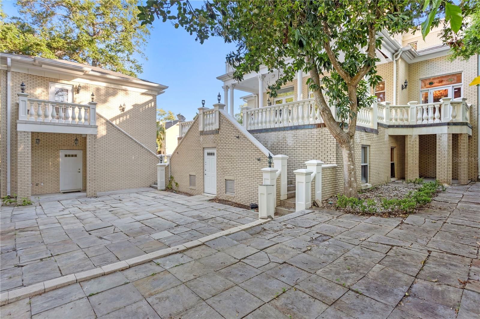 GATEHOUSE WOODS - Residential