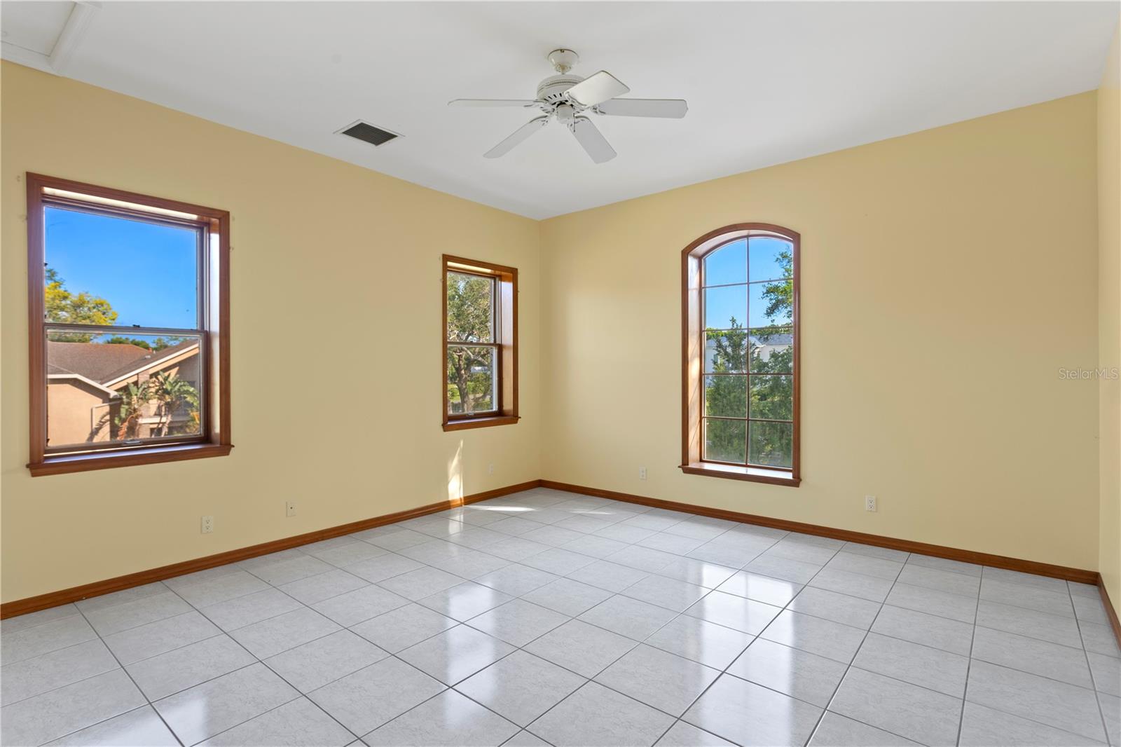 GATEHOUSE WOODS - Residential