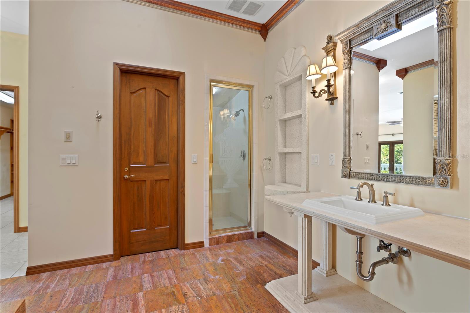GATEHOUSE WOODS - Residential