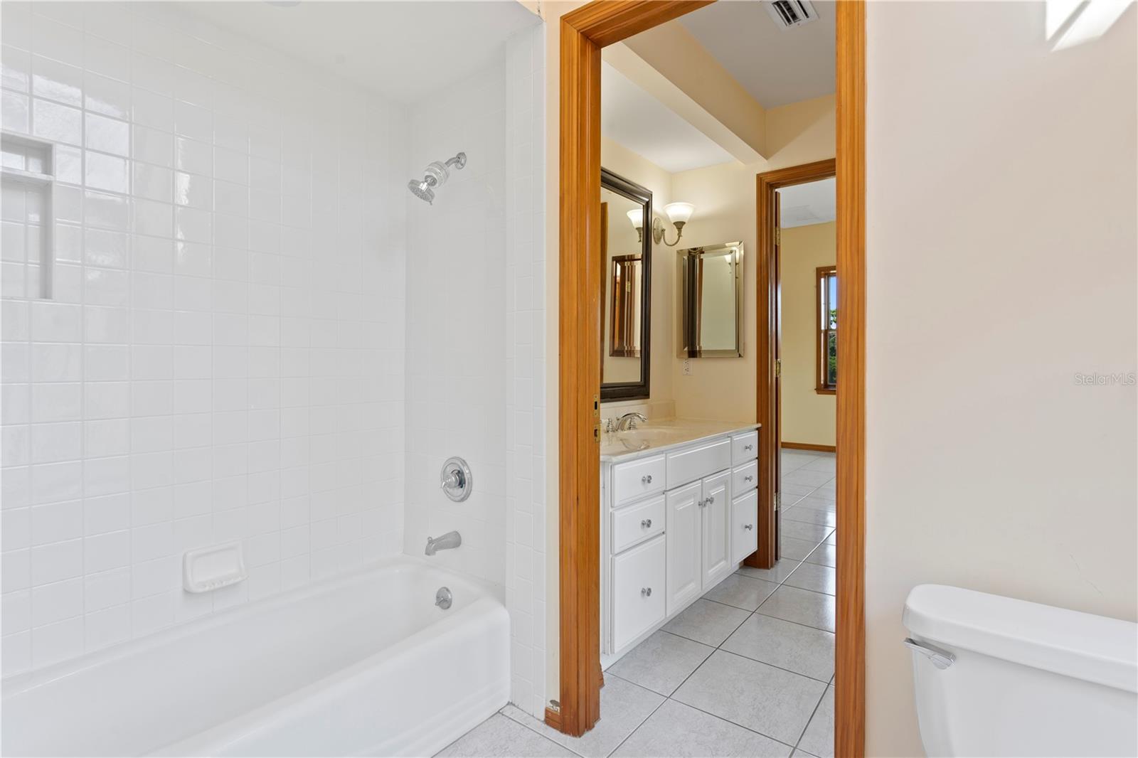 GATEHOUSE WOODS - Residential