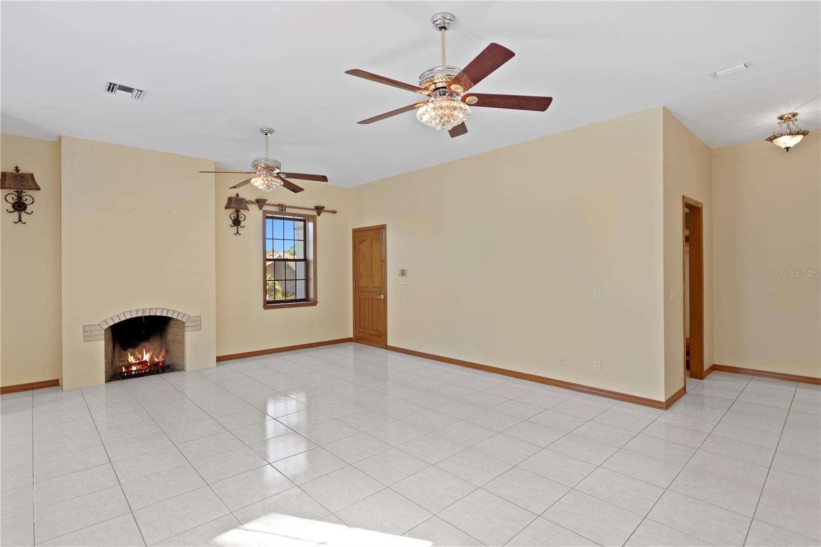 GATEHOUSE WOODS - Residential