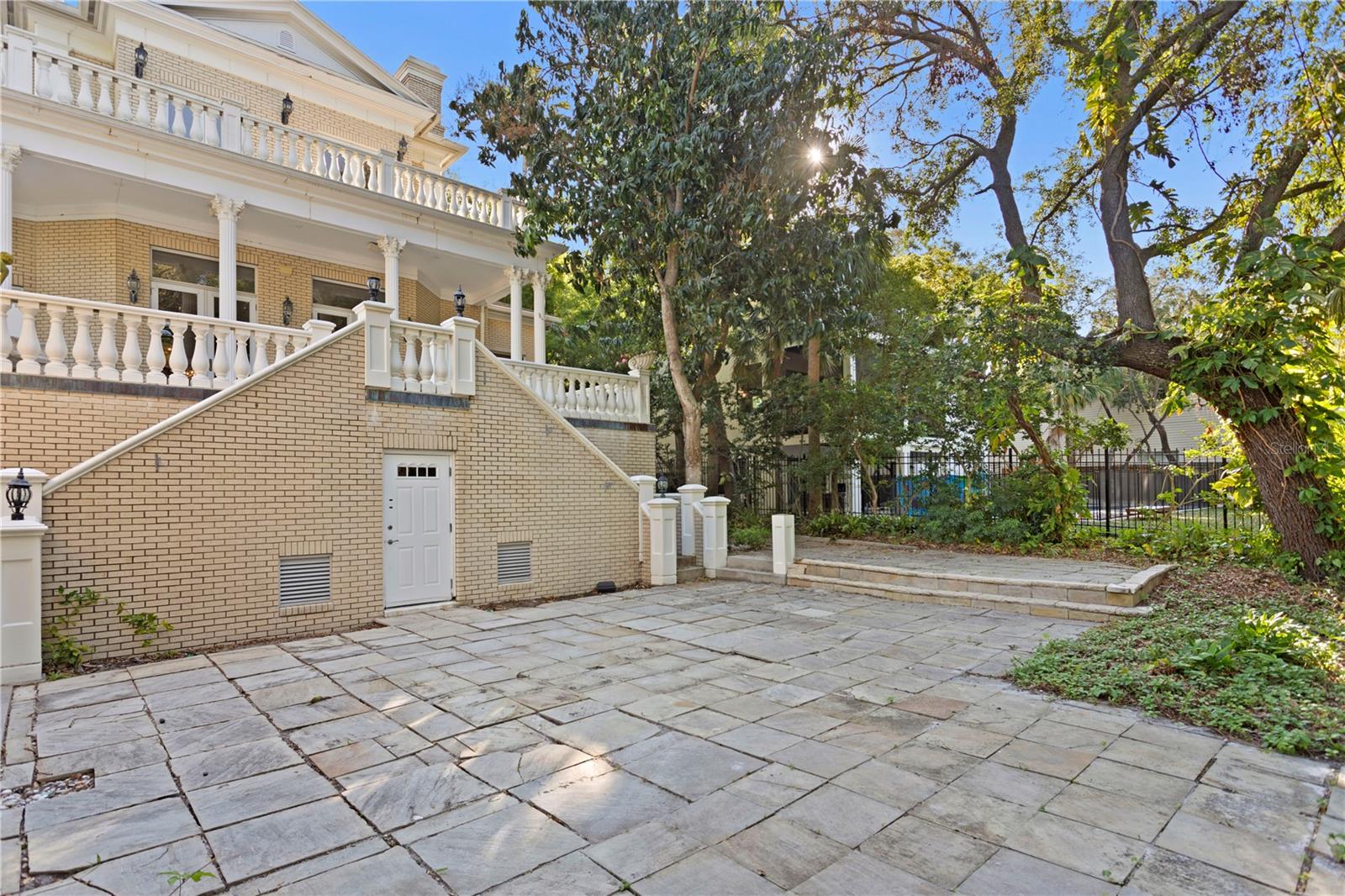 GATEHOUSE WOODS - Residential