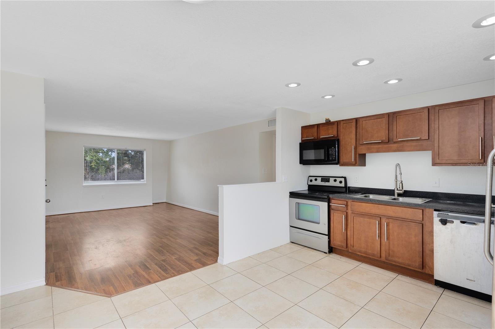 METRO AT MICHIGAN PARK CONDO - Residential