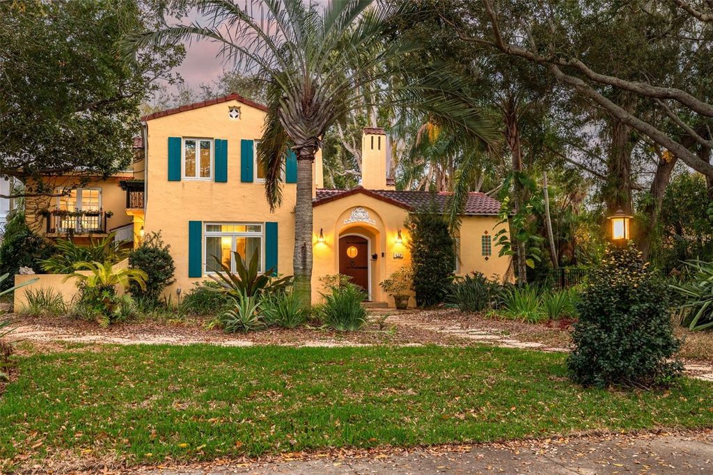 Photo of 438 Villagrande Avenue S, St Petersburg, FL 33707 (MLS # TB8475966)