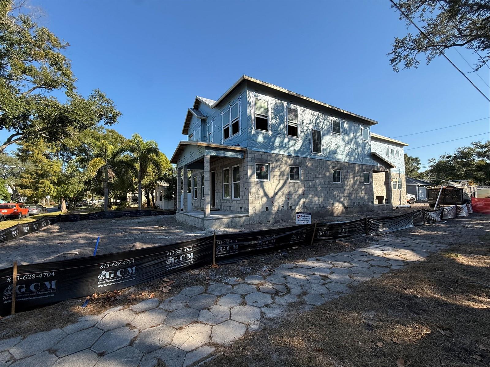 LA SALLE GARDENS - Residential