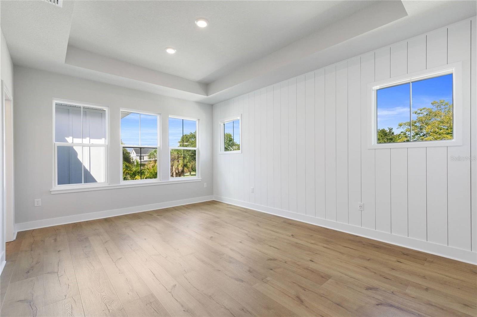 LA SALLE GARDENS - Residential