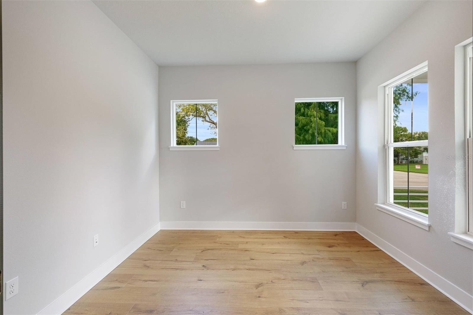 LA SALLE GARDENS - Residential