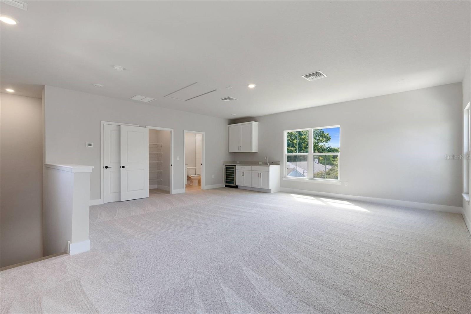 LA SALLE GARDENS - Residential